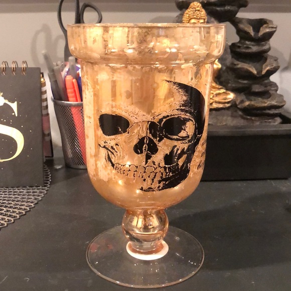 vase - Picture 1 of 3